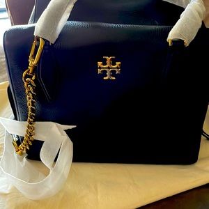 Brand new..Beautiful Bag comes with sack